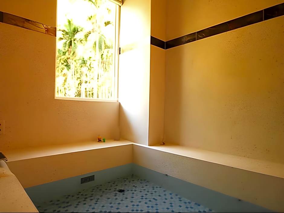 Young Chi Ku Hot Spring B&B