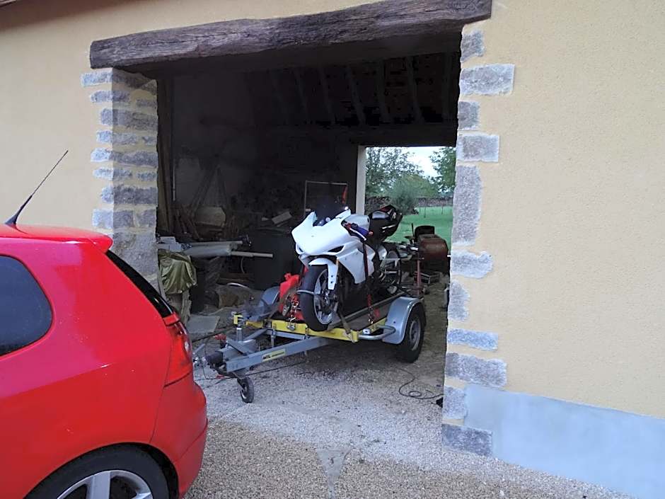 Datcha Bourguignonne, Chambres & Gîte