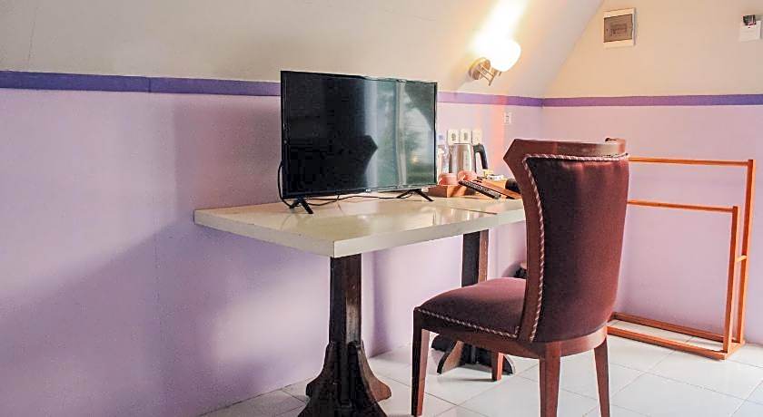 Seaside Villa & Muse Beach Resto