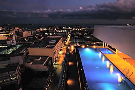 One Central Hotel & Suites