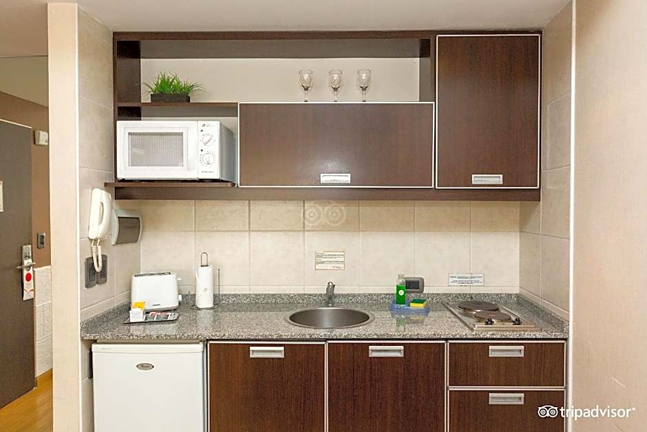 Recoleta Uriburu by Ayres