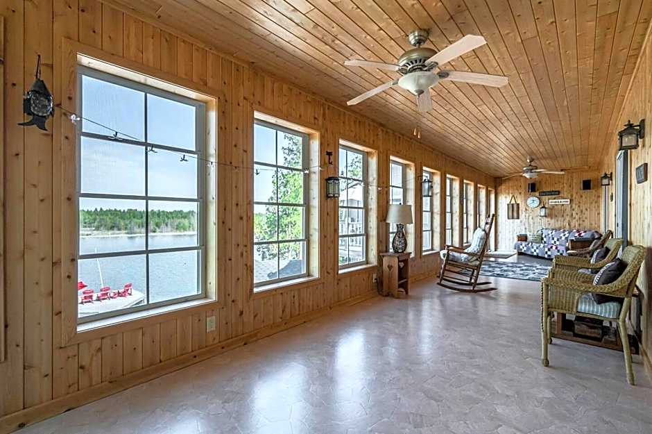 Waterfront W Sauna, Hot Tub & Boat Slip