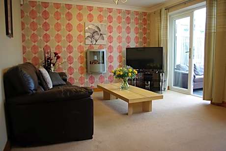Portland Mews - 3 Bed Holiday Home by Premier Serviced Accommodation