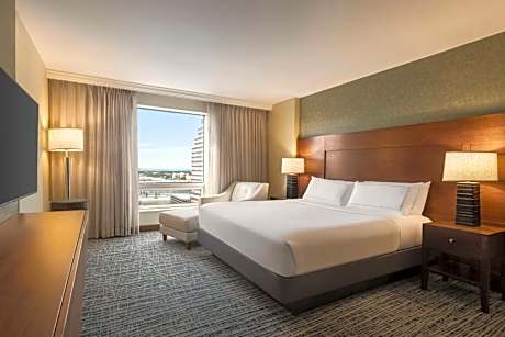 One-Bedroom King Suite with Pool View