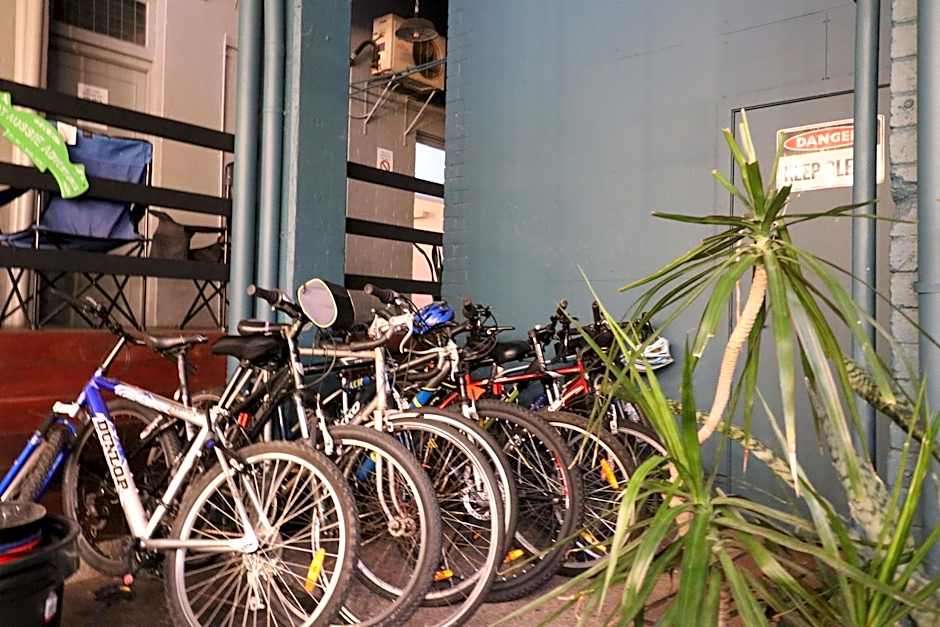 Britannia on William Backpackers