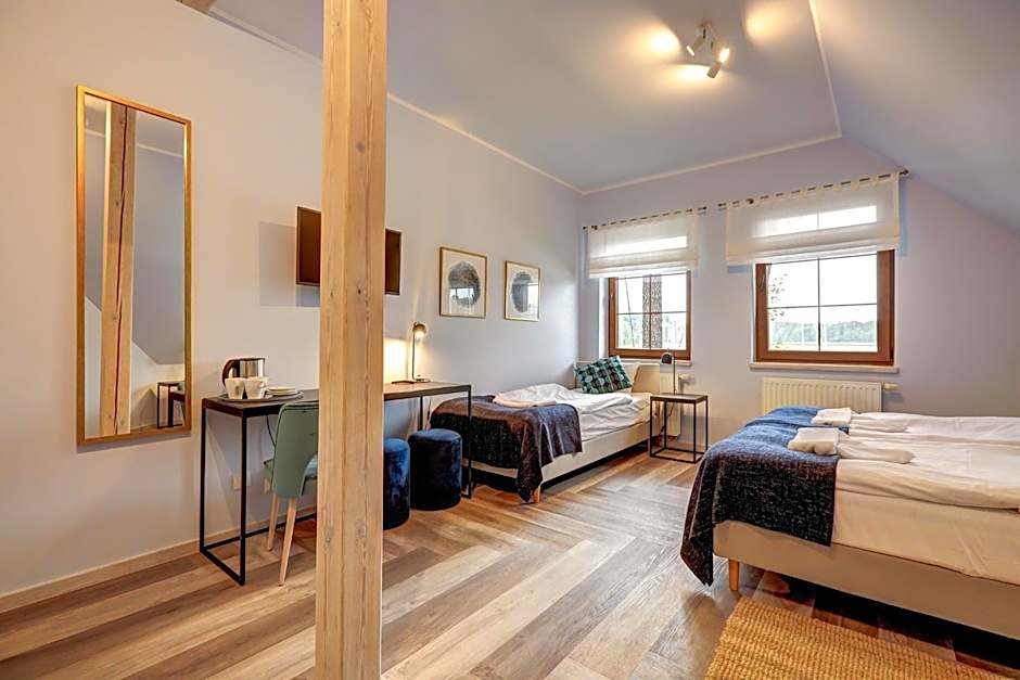 POD DEBEM Kompleks Zeglarsko-Rekreacyjny