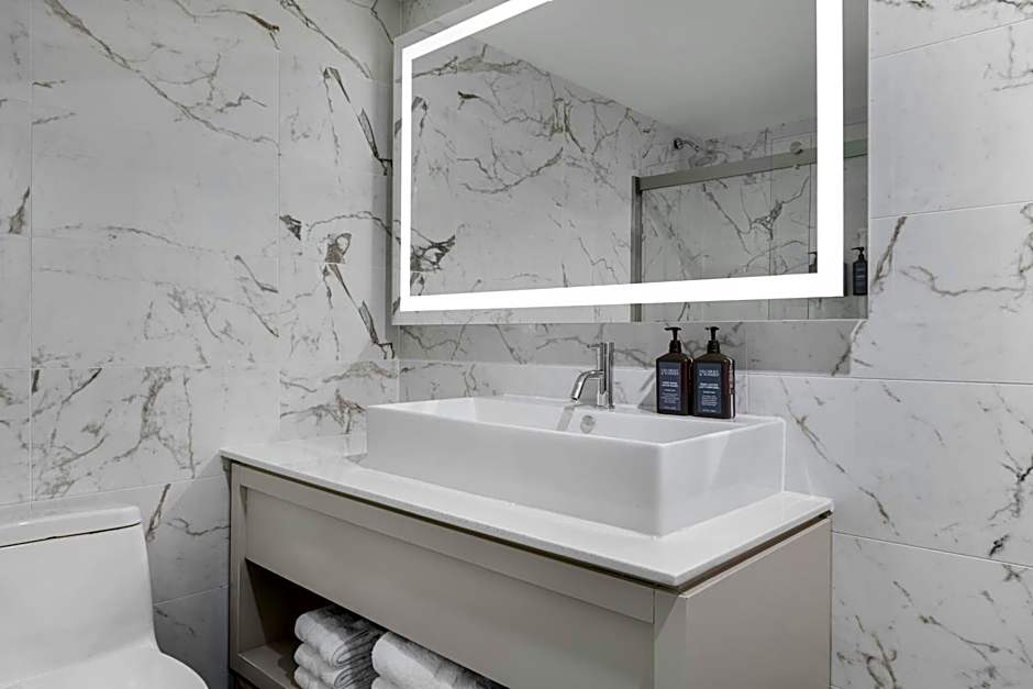 Sheraton Charlotte Hotel