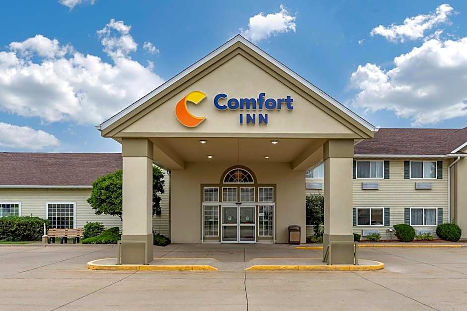 Comfort Inn Dyersville Near Field of Dreams