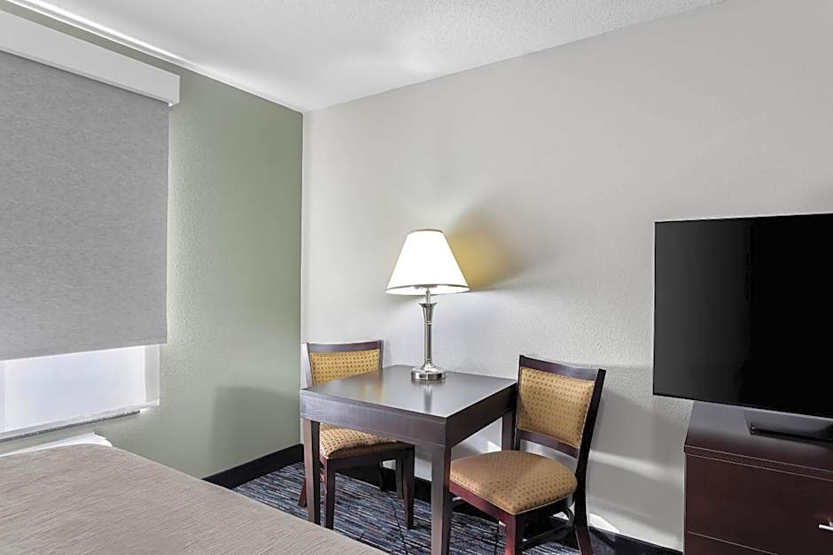 Quality Inn & Suites Niles