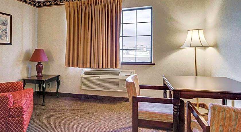 Econo Lodge Inn & Suites El Paso