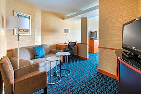 Queen Studio with Roll-In Shower - Mobility and Hearing Accessible