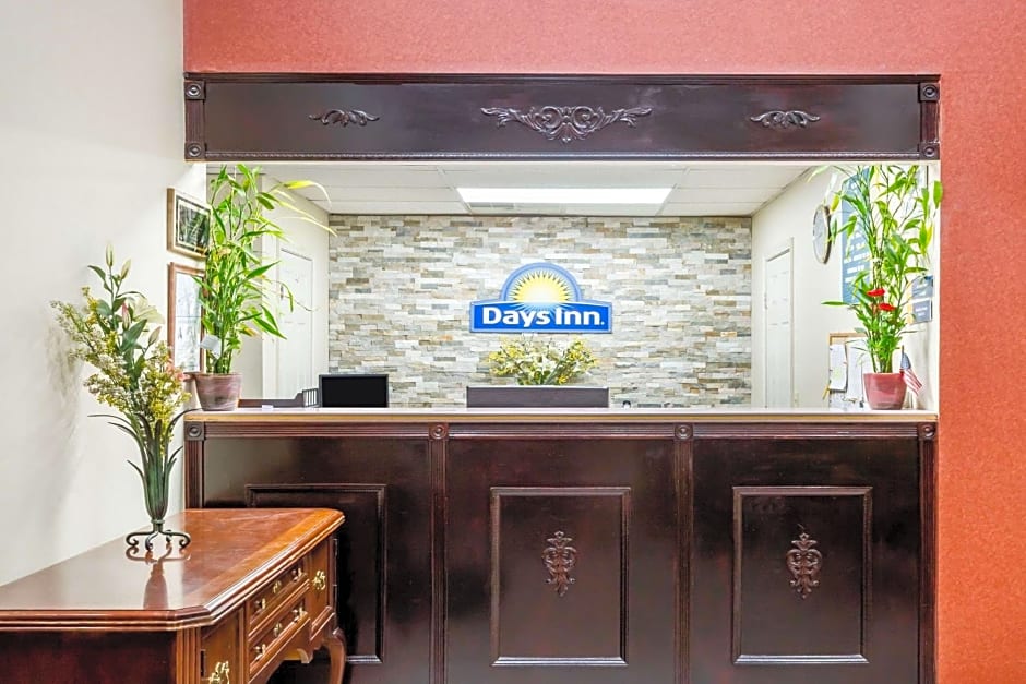Days Inn by Wyndham Hendersonville