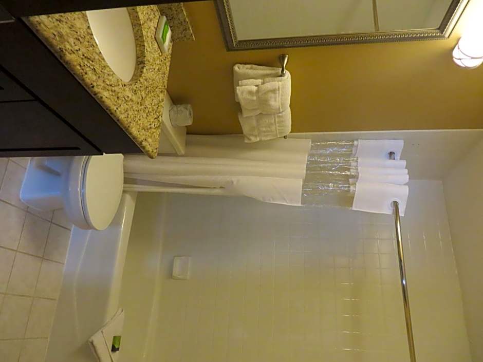 Ivy Court Inn and Suites