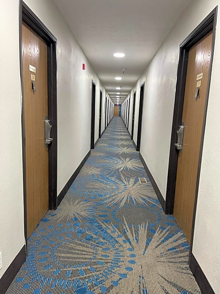 Days Inn by Wyndham Colby