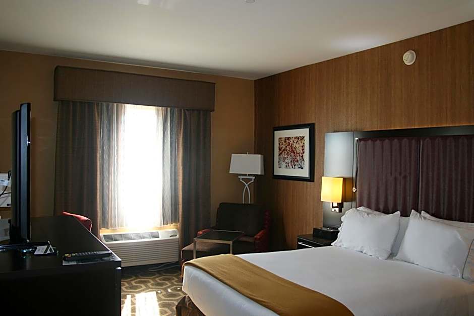 Holiday Inn Express Hotel & Suites Vineland Millville By IHG