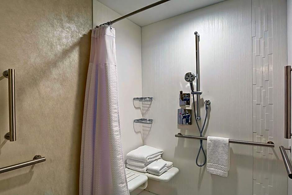 Courtyard by Marriott Long Island Islip/Courthouse Complex