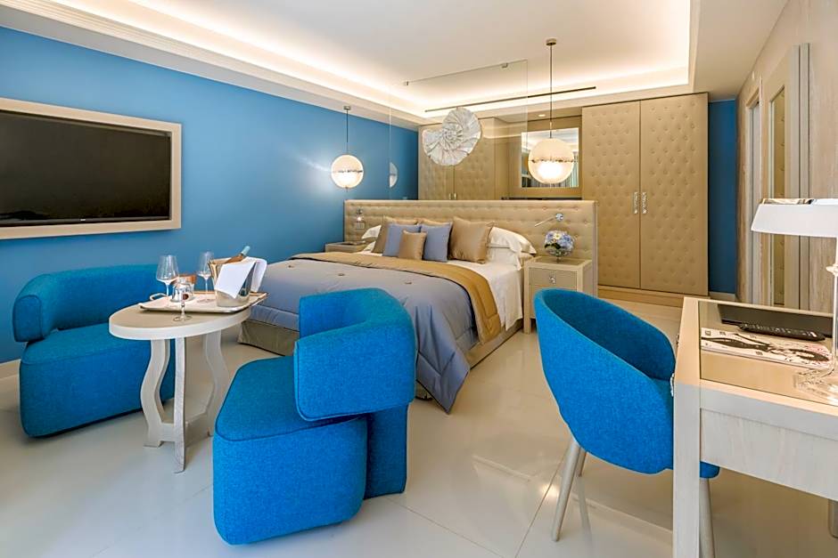 Photo 1 of 5 of Junior Suite, Garden View