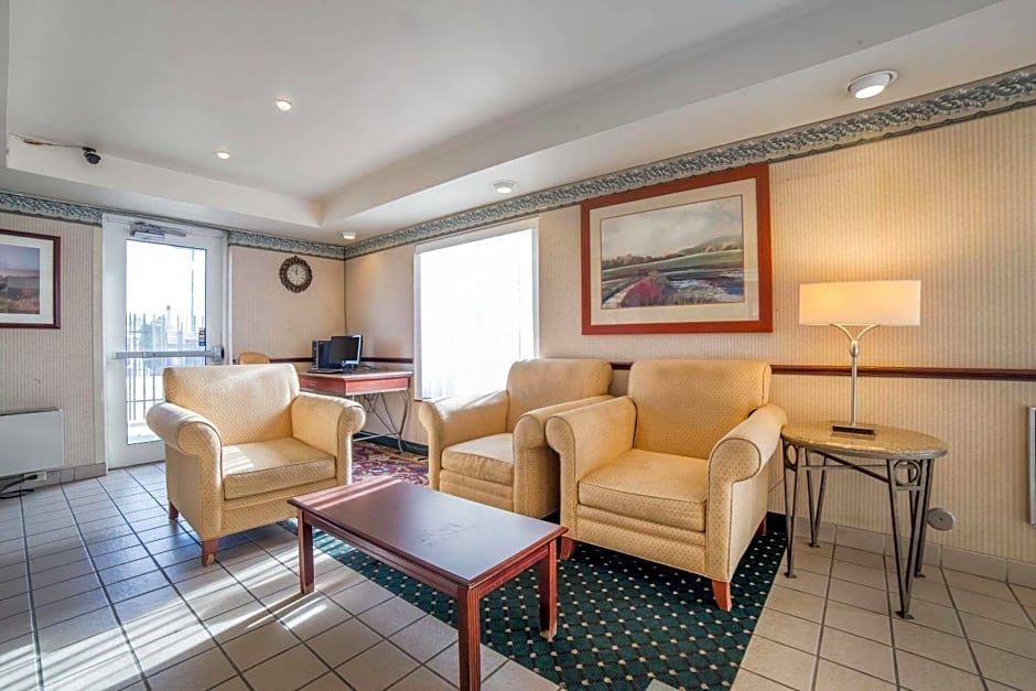 Rodeway Inn & Suites