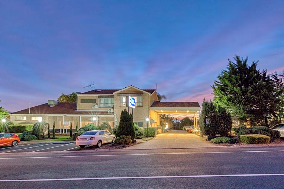 Best Western Airport Motel And Convention Centre