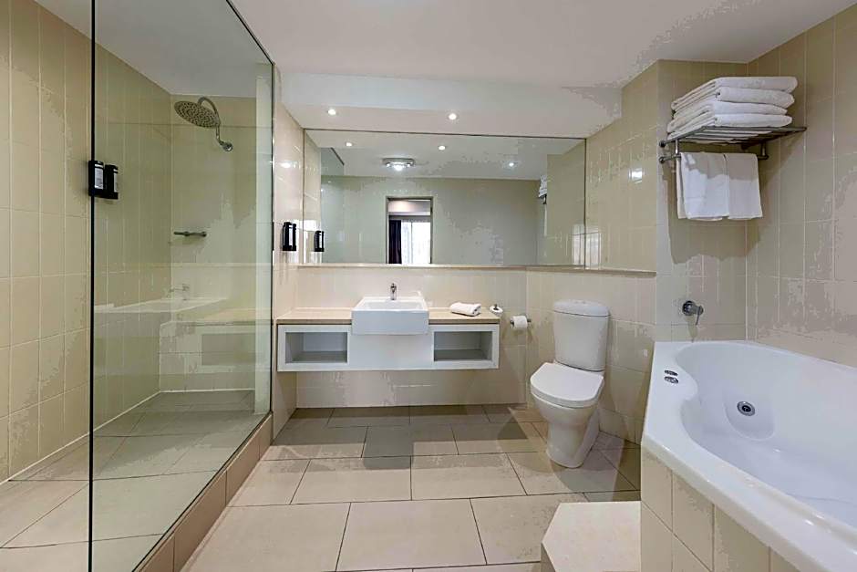 Photo 1 of 16 of Executive 1 King Bed Suite, Jetted Tub