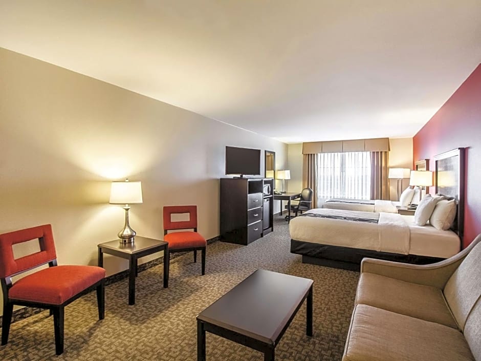 La Quinta Inn & Suites by Wyndham Fargo Medical Center