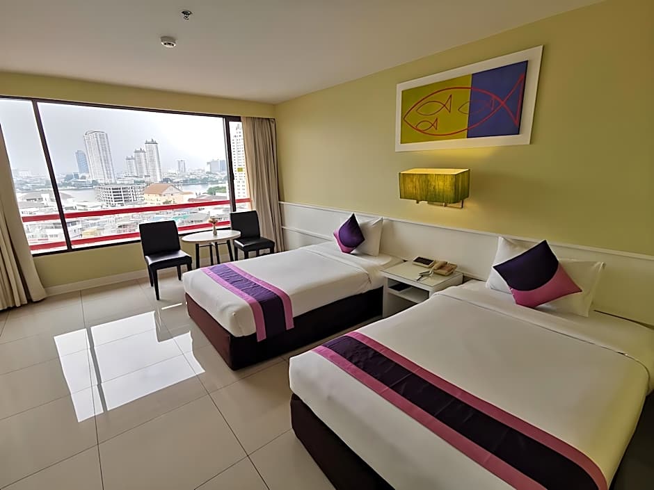 TONGTARA RIVERVIEW HOTEL