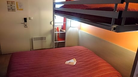 Triple Room (1 Double Bed + 1 Single Bed)