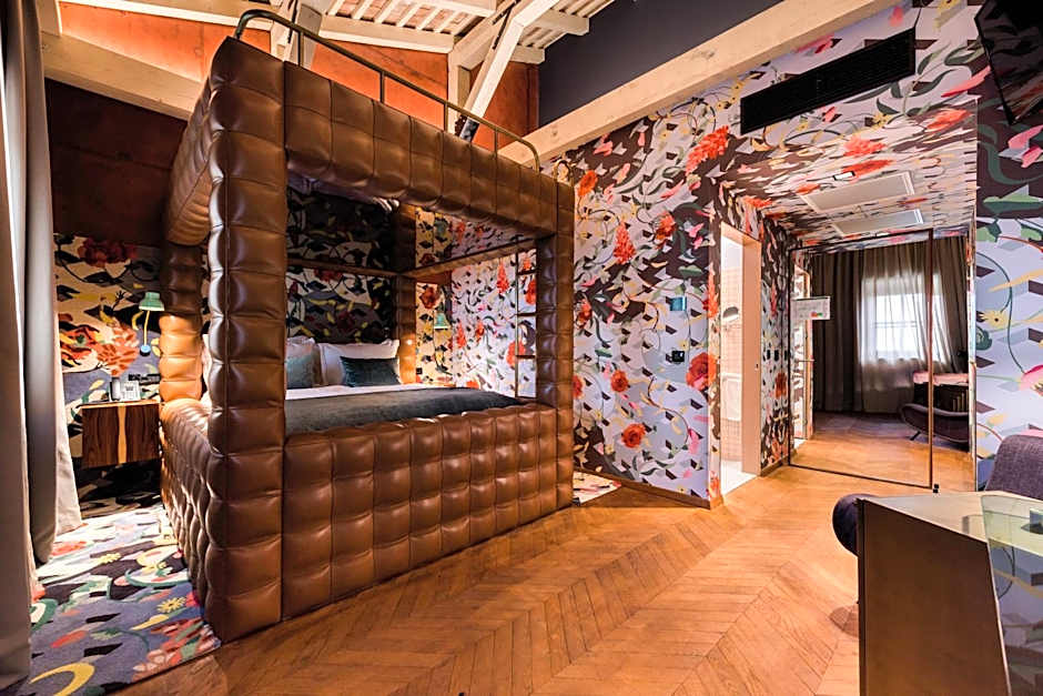Winery & Design hotel ROXANICH