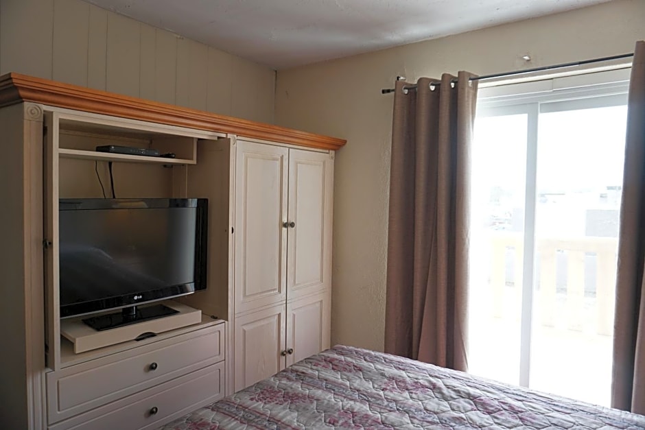 Sand Castle Suites Motel