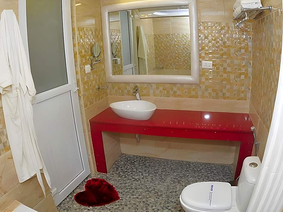 Royal Penguin Boutique Hotel & Spa