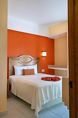 Basic Triple Room with Shared Bathroom
