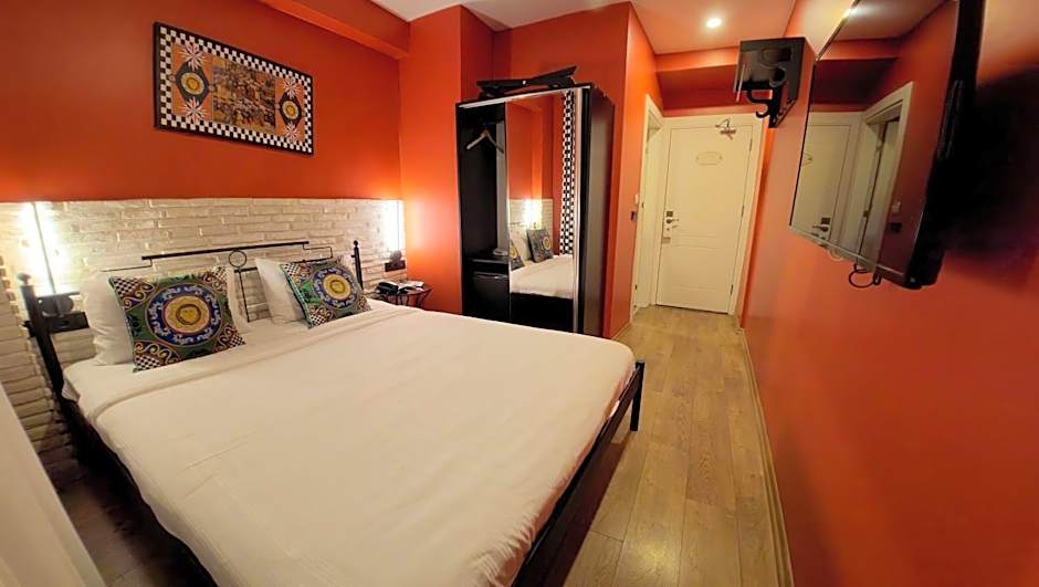 THINK HOTEL