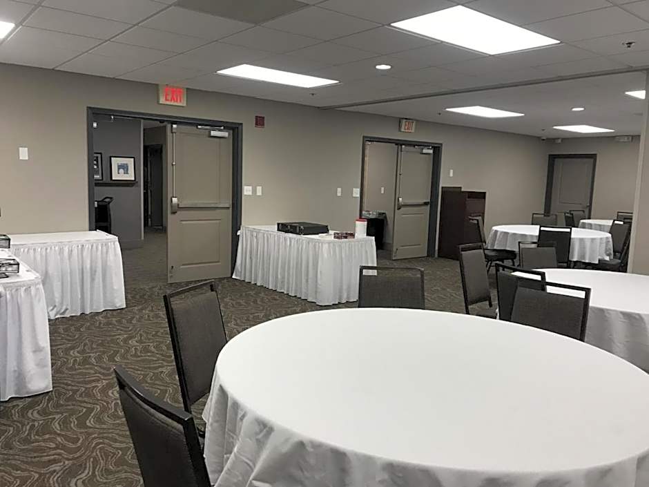 Country Inn & Suites by Radisson, Fargo, ND