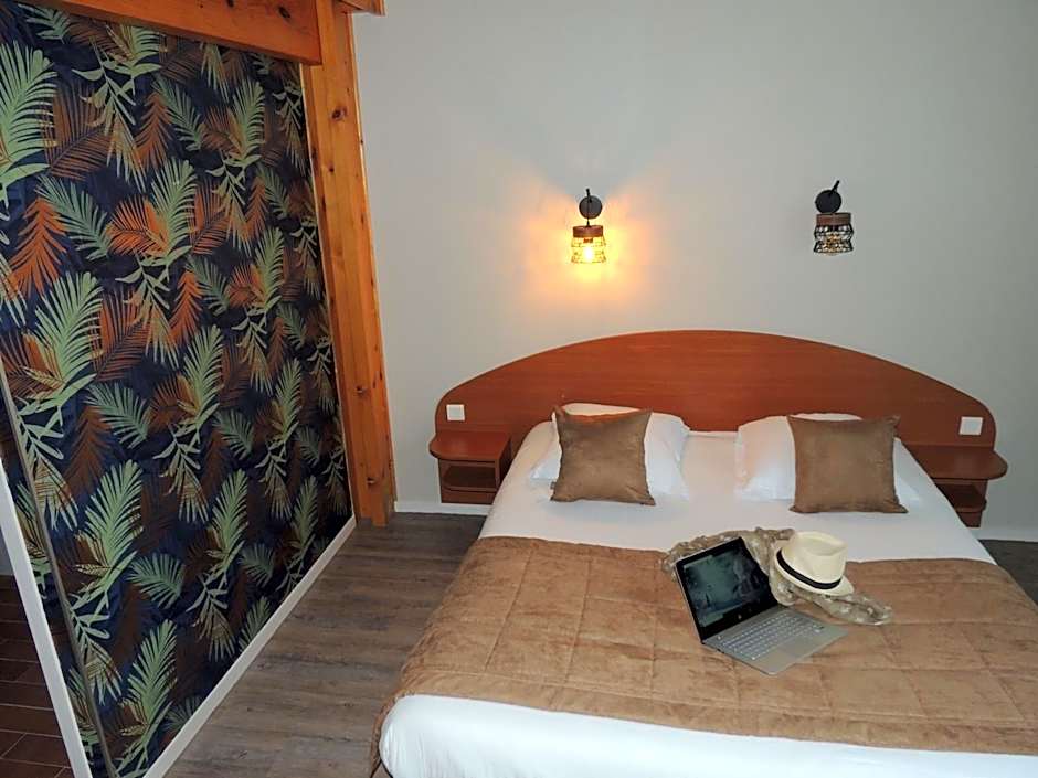 LOGIS Hôtel LES 3 MARCHANDS