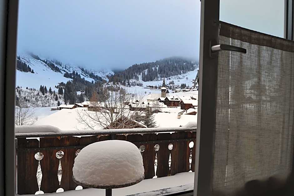 Mountain Lodge Sedrun