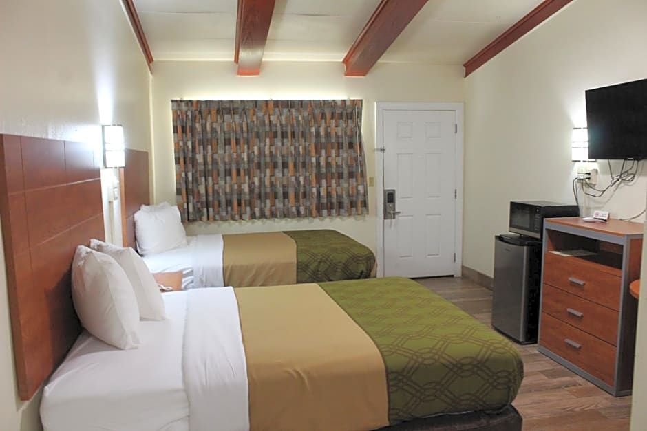 Evergreen Inn and R.V.