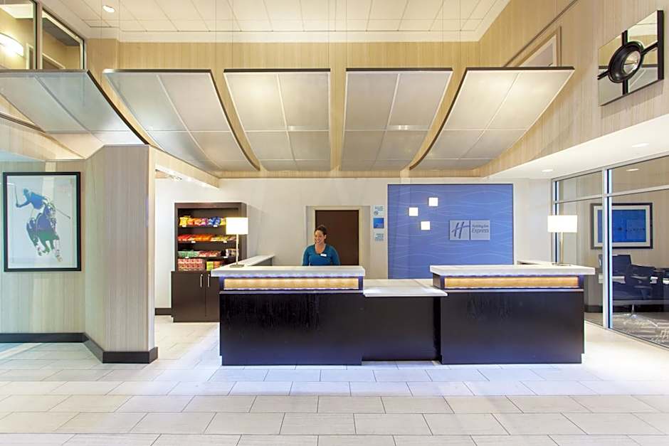Holiday Inn Express & Suites Laurel Lakes By IHG