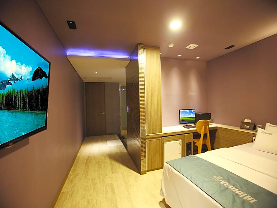 Yeongju Hotel
