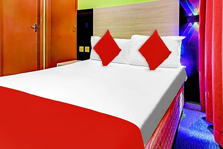 OYO 795 Al Karawan Hotel