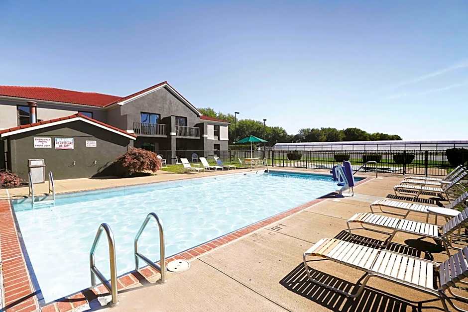 La Quinta Inn & Suites by Wyndham Sandusky