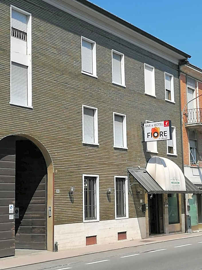 HOTEL FIORE & Fiocchi