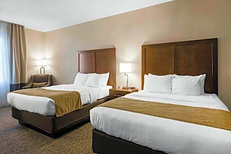 2 Queen Beds, Nonsmoking, Accessible