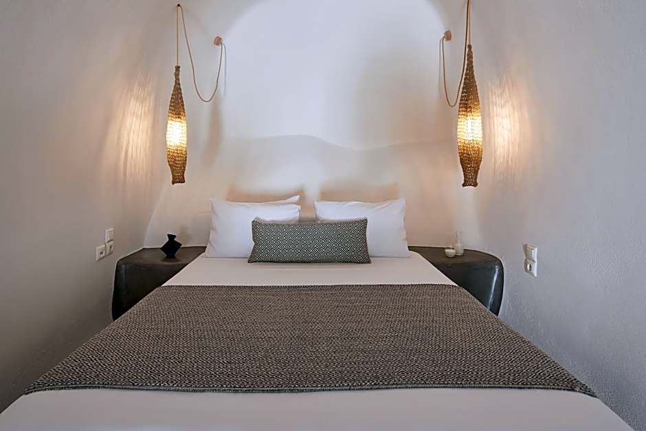 Arxegono Cave Houses Santorini