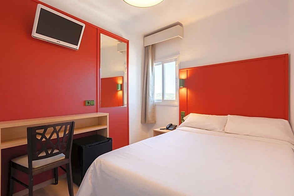 The Red Hotel - Adults Only
