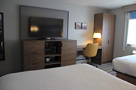 Queen Room with Two Queen Beds - Non-Smoking