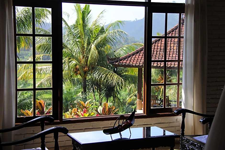 Cepik Villa Sidemen by AGATA