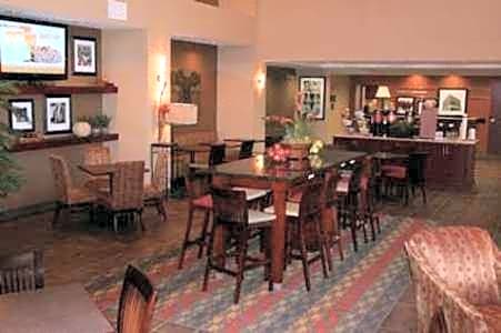 Hampton Inn & Suites West Point