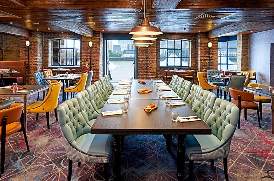 a&o London Docklands Riverside