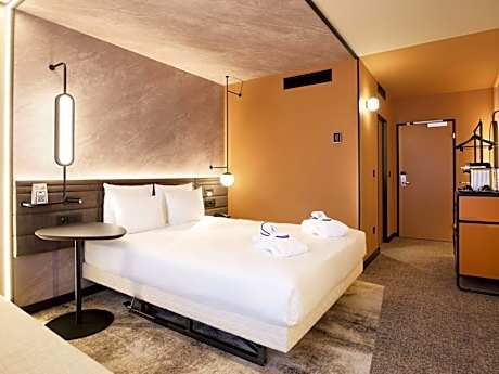 Executive Room with Double Bed and Sofa