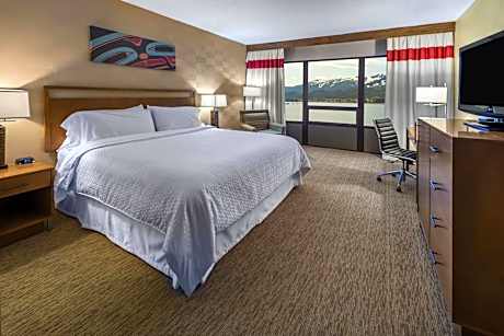 Guest room, King bed, Water view